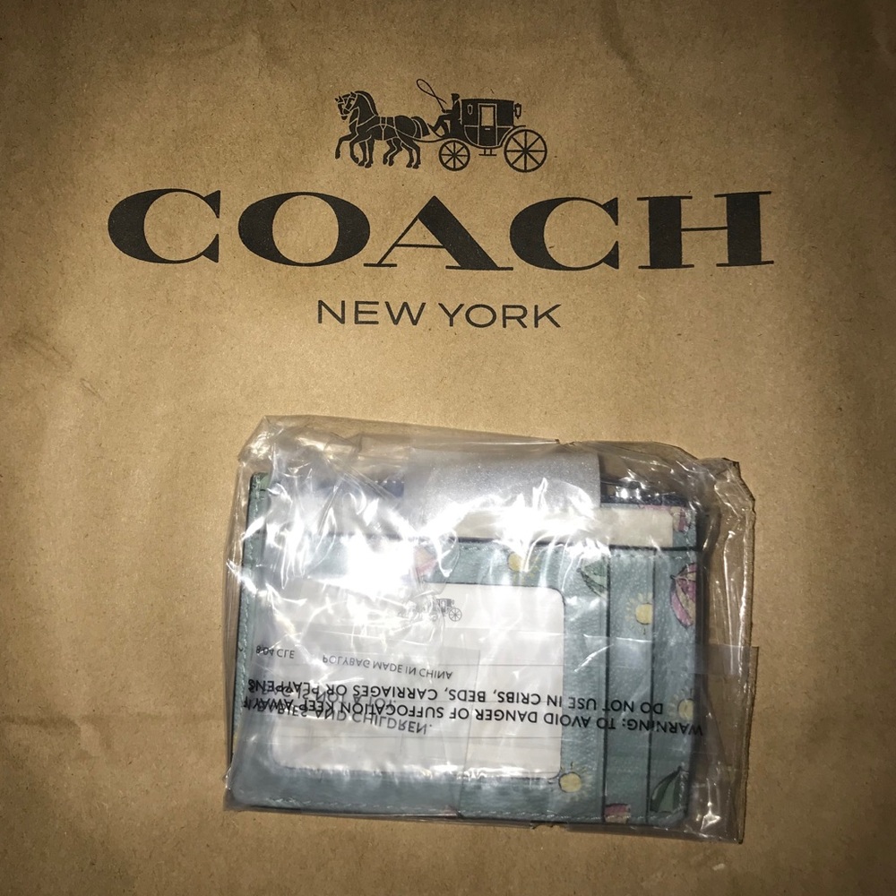 🎉SOLD🎉COACH Mini Skinny Id Case Beach Umbrella - Picture 2 of 4